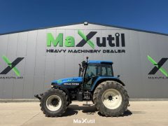 New Holland TM165 Tractor - Imagine 1